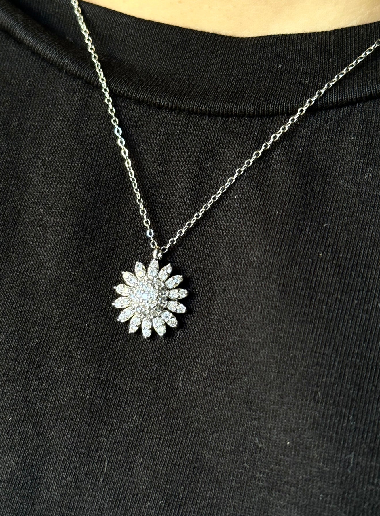 flower shape necklace
