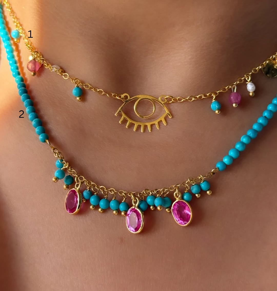 قلادة من الذهب والأحجار الكريمة الفيروزية