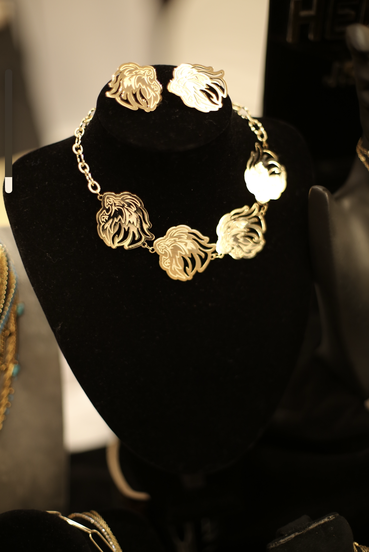 lion face necklace