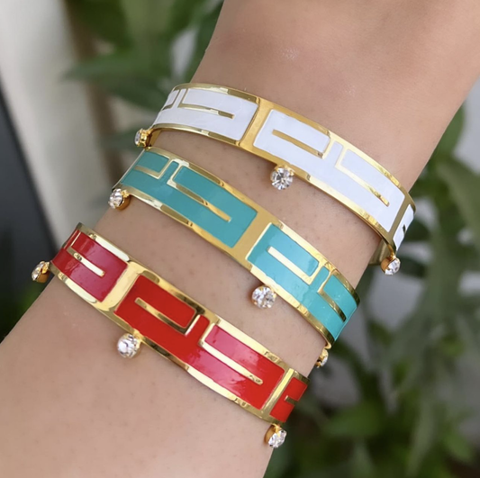 Braceletsحب