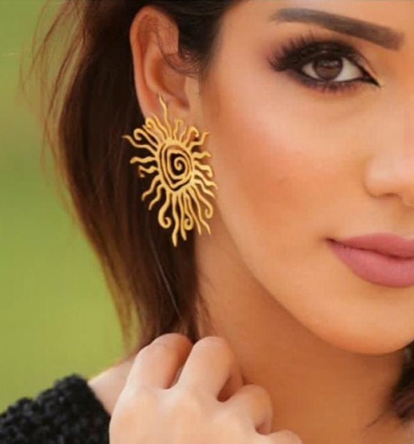 Elegant Sun Shape Earring